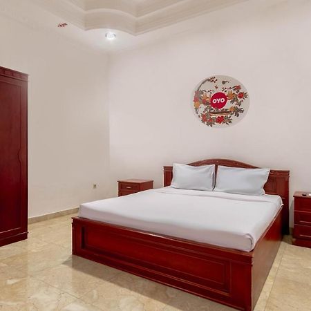Hotel Oyo Living 2843 Raz House Syariah Medan Zewnętrze zdjęcie