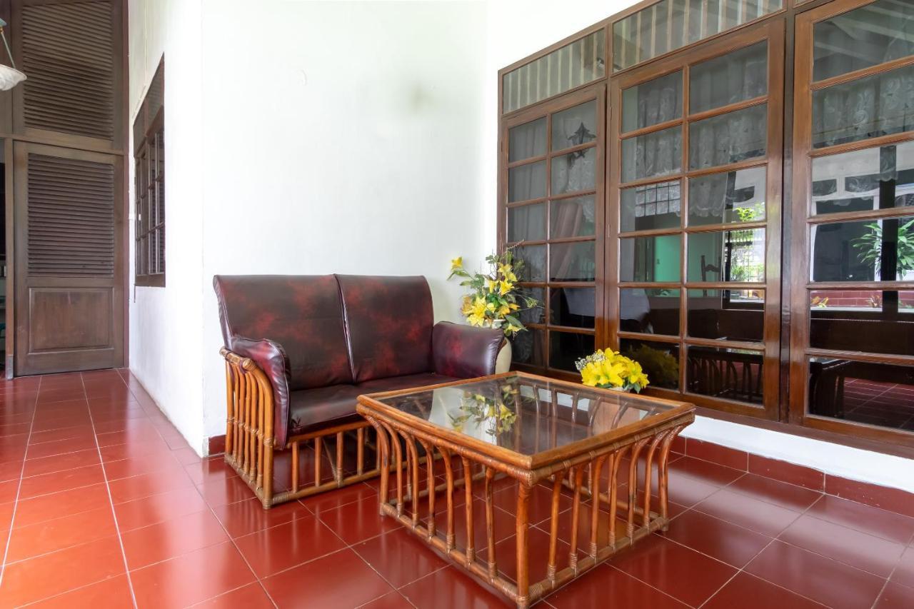 Hotel Oyo Living 2843 Raz House Syariah Medan Zewnętrze zdjęcie