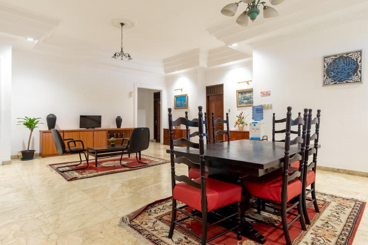 Hotel Oyo Living 2843 Raz House Syariah Medan Zewnętrze zdjęcie