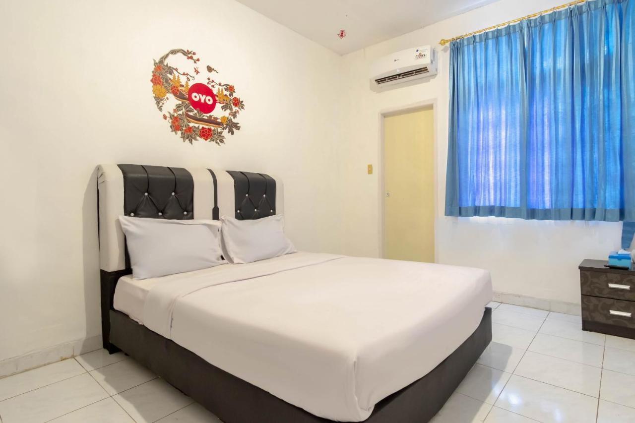 Hotel Oyo Living 2843 Raz House Syariah Medan Zewnętrze zdjęcie