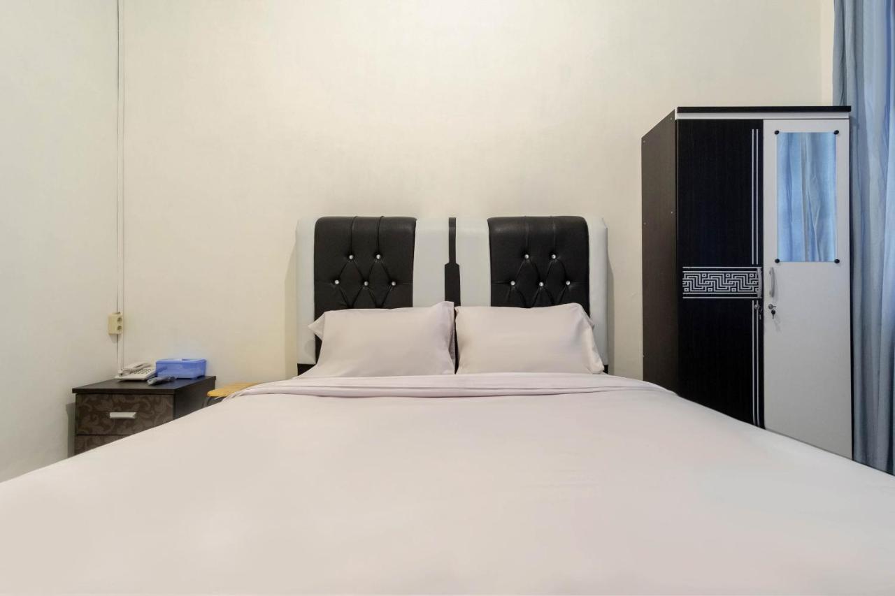 Hotel Oyo Living 2843 Raz House Syariah Medan Zewnętrze zdjęcie