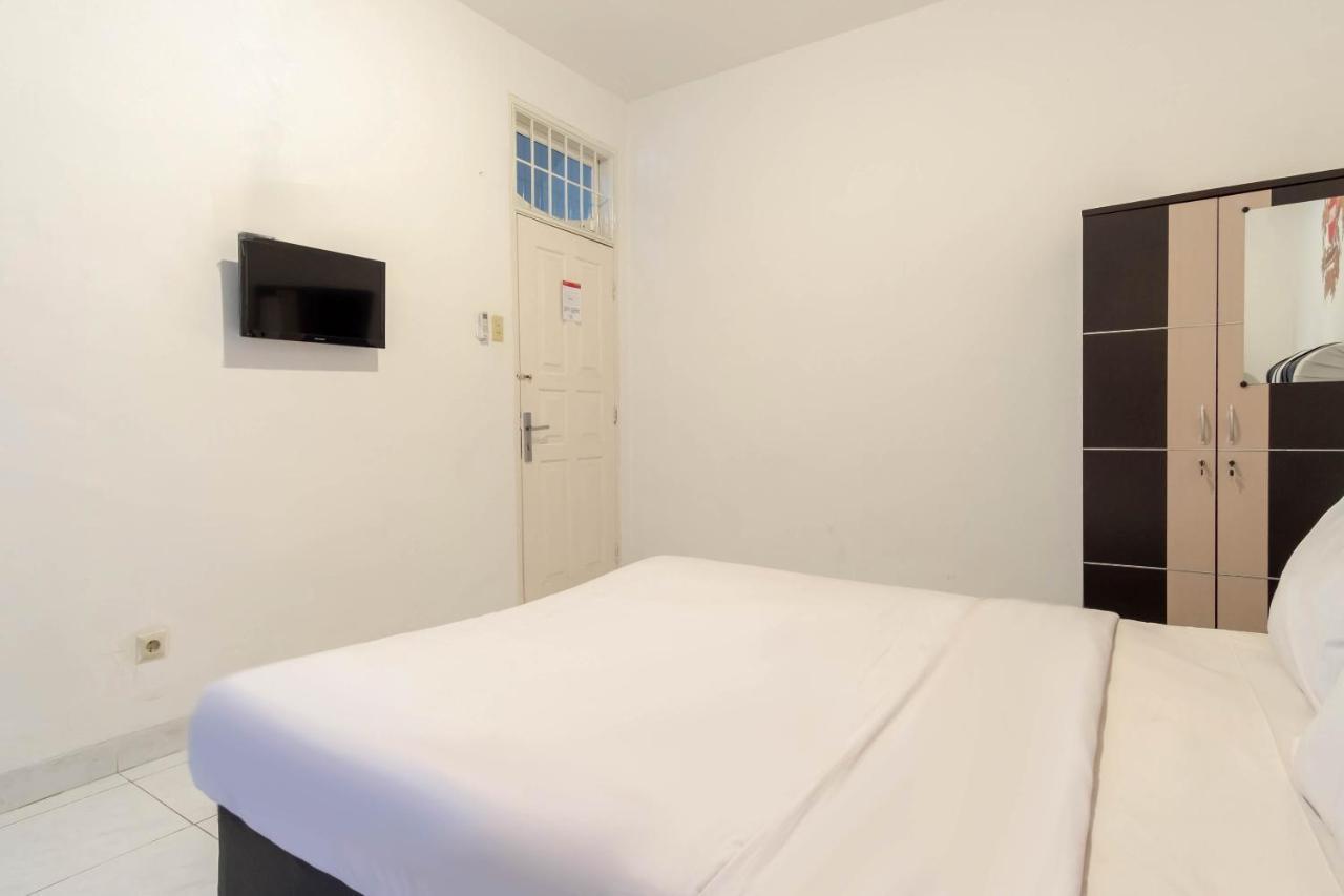 Hotel Oyo Living 2843 Raz House Syariah Medan Zewnętrze zdjęcie
