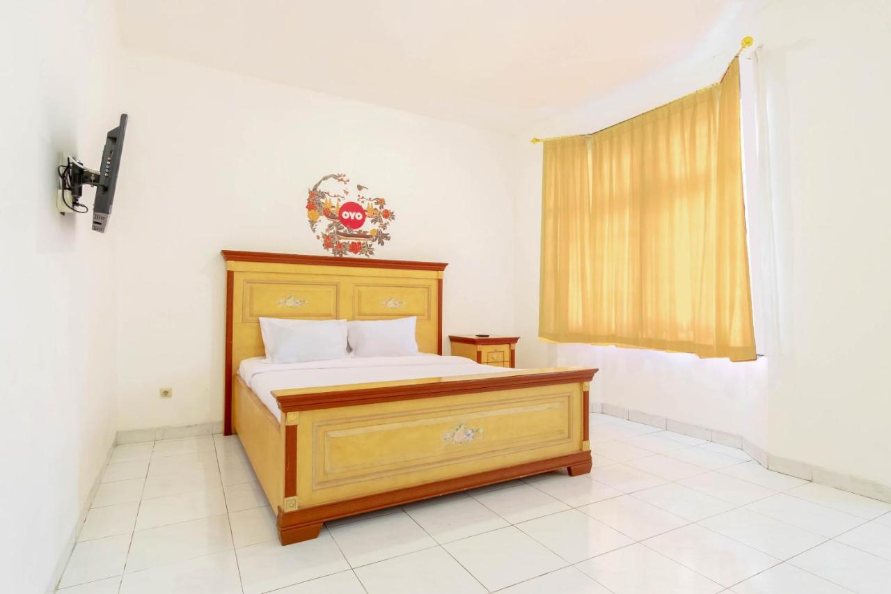 Hotel Oyo Living 2843 Raz House Syariah Medan Zewnętrze zdjęcie