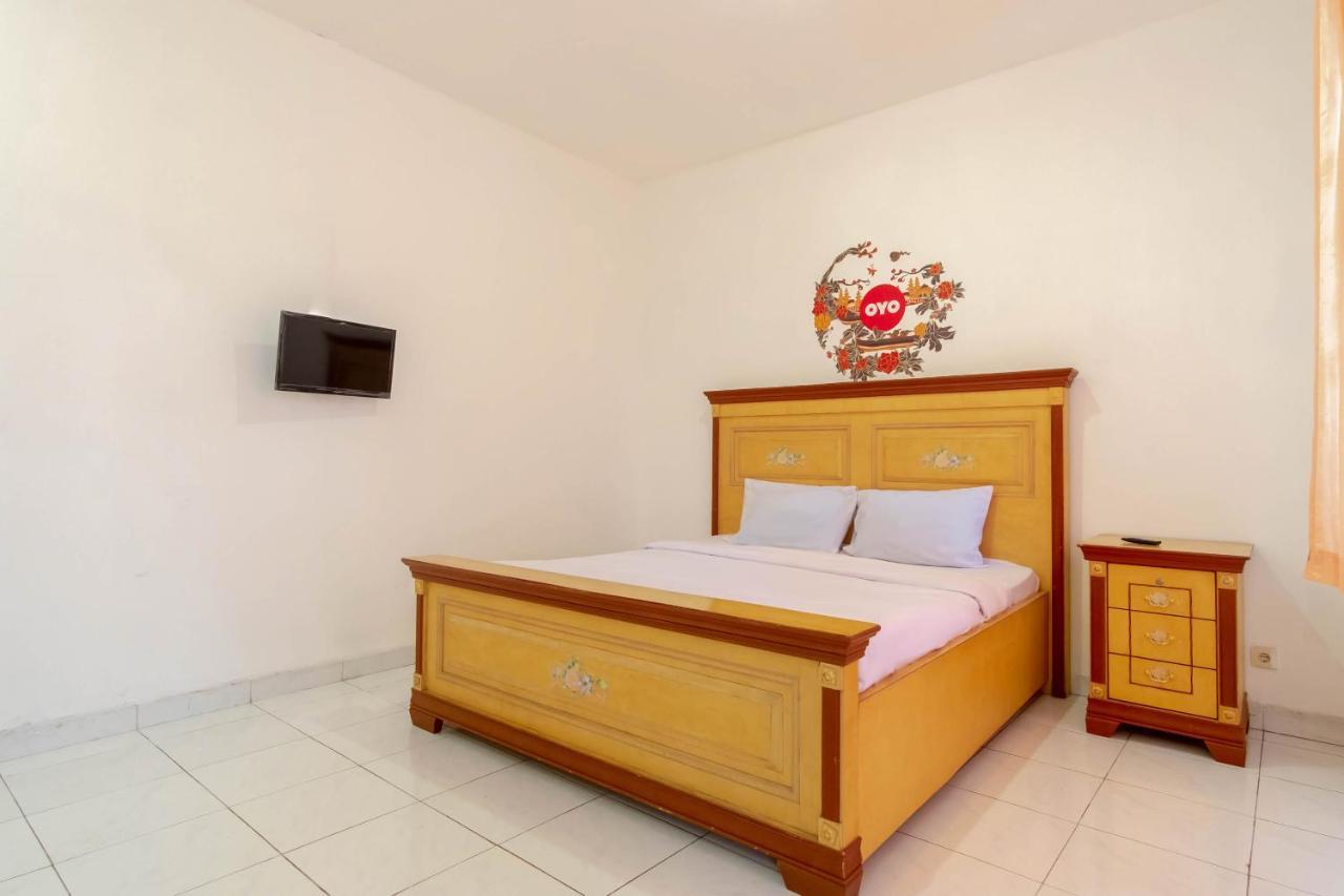 Hotel Oyo Living 2843 Raz House Syariah Medan Zewnętrze zdjęcie