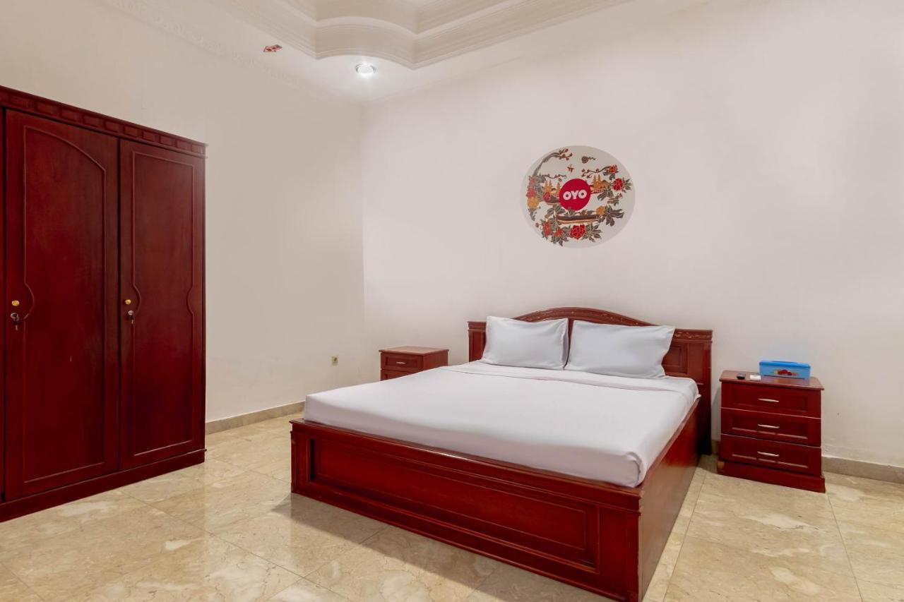 Hotel Oyo Living 2843 Raz House Syariah Medan Zewnętrze zdjęcie