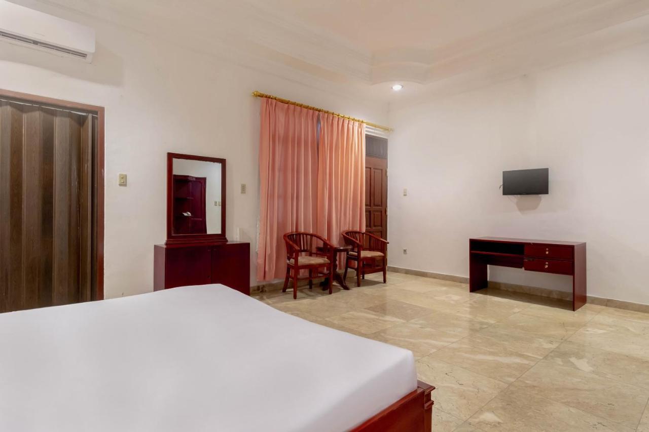 Hotel Oyo Living 2843 Raz House Syariah Medan Zewnętrze zdjęcie
