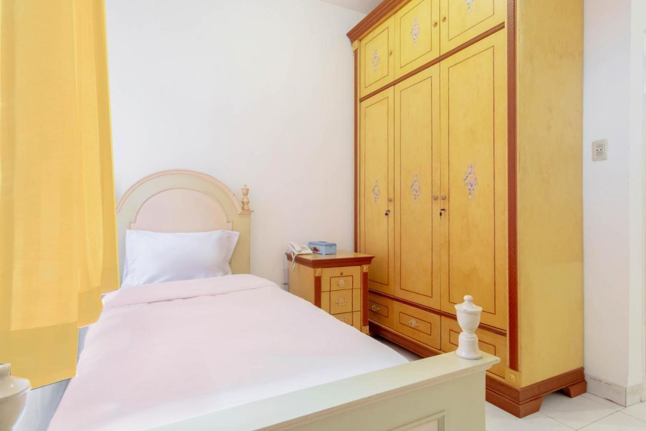 Hotel Oyo Living 2843 Raz House Syariah Medan Zewnętrze zdjęcie